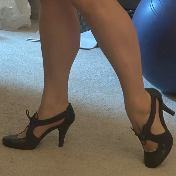 Fergalicious purple heels size 8M - Picture 4 of 6